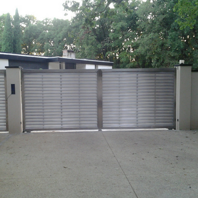 Portail et portillon en inox brossé - Sur mesure en Drôme Ardèche