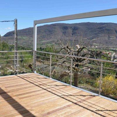 Terrasse en bois et aluminium - Garde-corps en inox