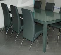 Table en aluminium avec plateau de verre