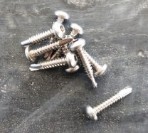 vis autoperceuse Ø4.2x25mm inox - fixation de tôle de brise-vue sur poteau aluminium