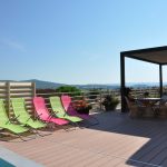 Terrasse sur pilotis - Structure garde-corps et brise-vue aluminium - Option peinture Qualicoat